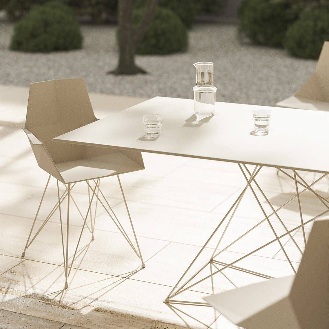 Aménagez Votre Terrasse de Bistro avec du Mobilier de Caractère
